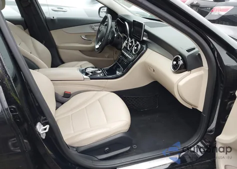 2016 Mercedes-Benz C 300 4Matic из США, поврежденный, VIN 55SWF4KB7GU109242